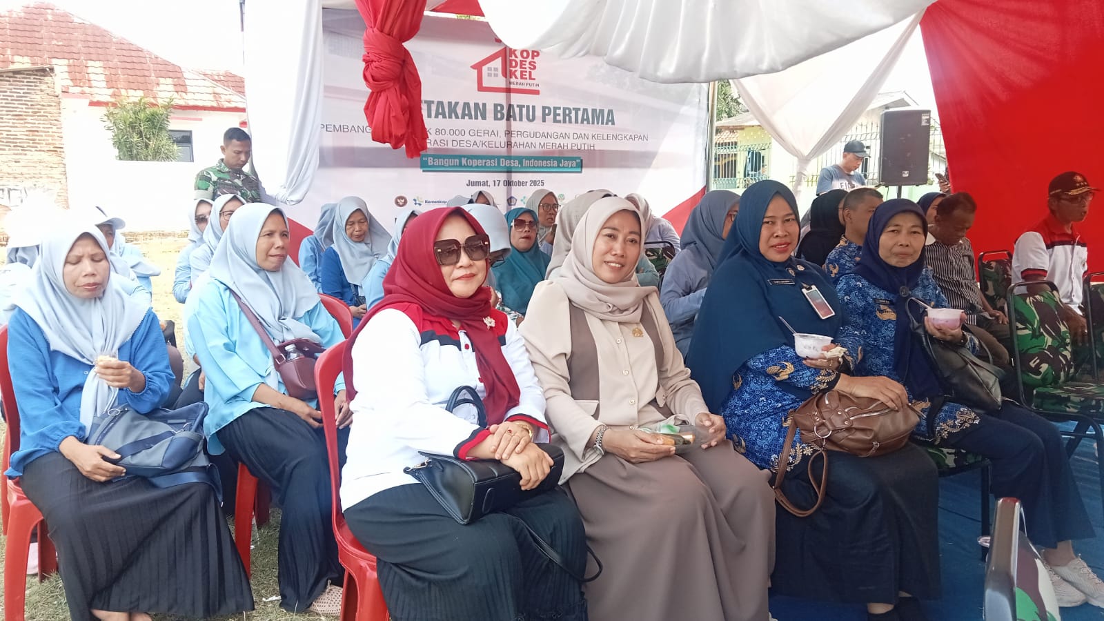 peletakan-batu-pertama-pembangunan-fisik-gerai-pergudangan-dan-kelengkapan-koperasi-merah-putih-desa-ranjeng