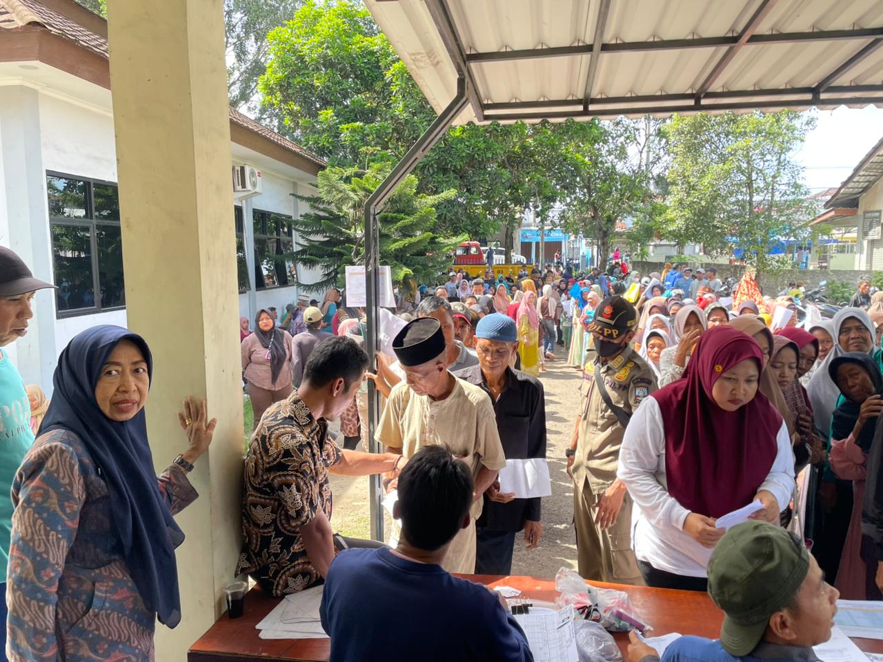 blt-kesra-2025-cair-sebanyak-1866-warga-kecamatan-ciruas-terima-rp-900-ribu